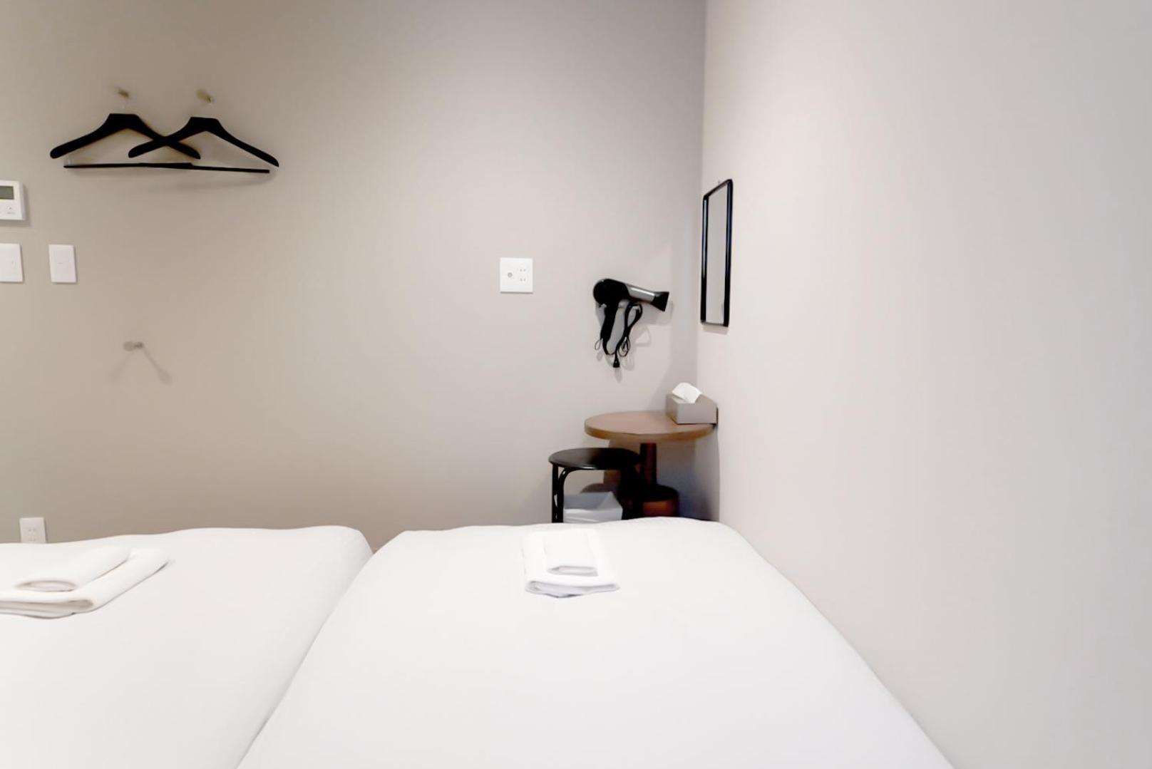&And Hostel Shinsaibashi East Oszaka Szoba fotó